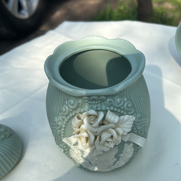 Decor - Picture 5 of 6